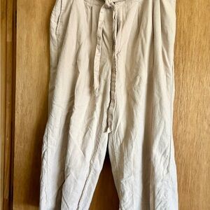 The Limited women’s Tan Capris